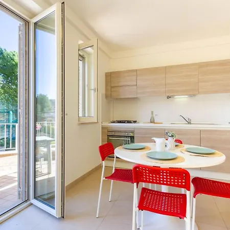 Aurora 2 - Myho Casa * Porto San Giorgio